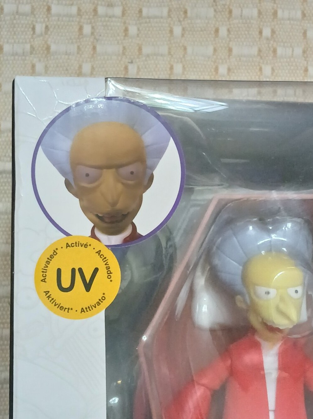 The Simspons - Deluxe Vampire Mr Burns Action Figure In Coffin. New NIB - Picture 2 of 10